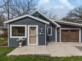 1517 2nd St, Delafield, WI 53018