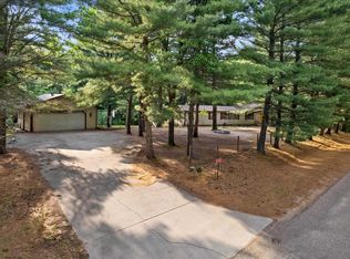 W7092 N Oakwood Cir, Neshkoro, WI 54960