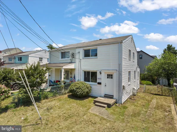 807 S Harrison St, Arlington, VA 22204