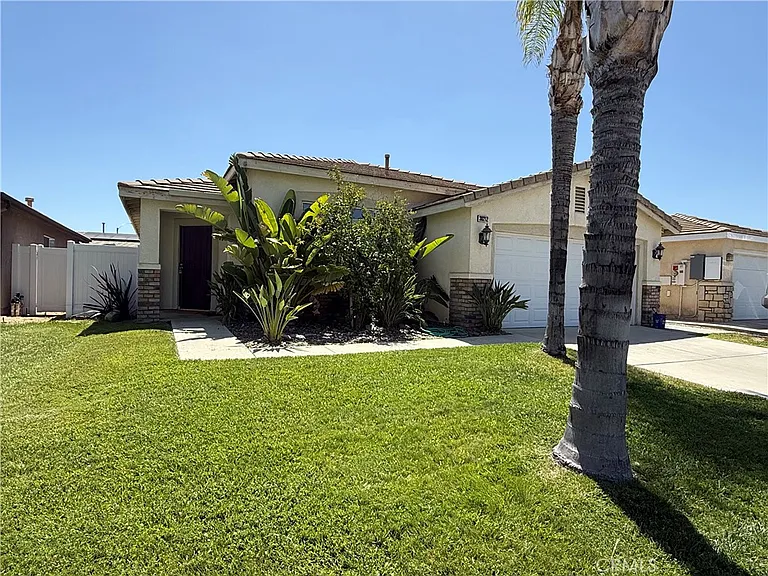30212 Lakeport St — Photo 5