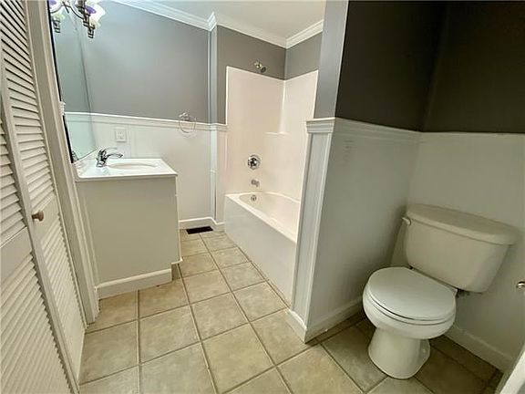 3rd image of 2234 Doniphan Ave