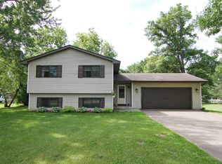 6113 Maple St, North Branch, MN 55056