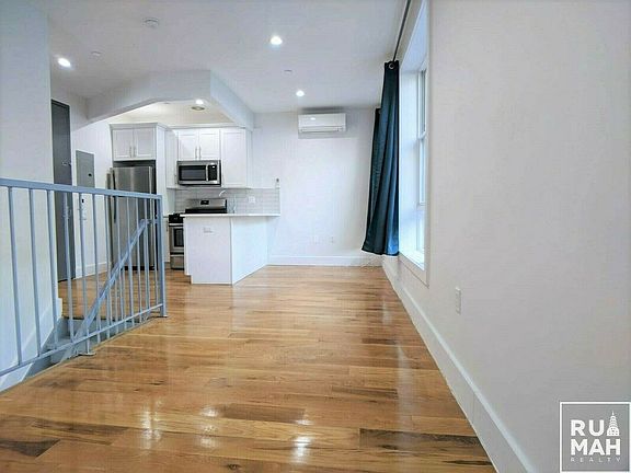 2nd image of 225 Howard Ave