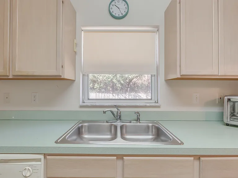 132 Marsh Island Cir — Photo 27