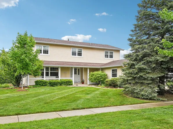 450 Banbury Ave, Elk Grove Village, IL 60007