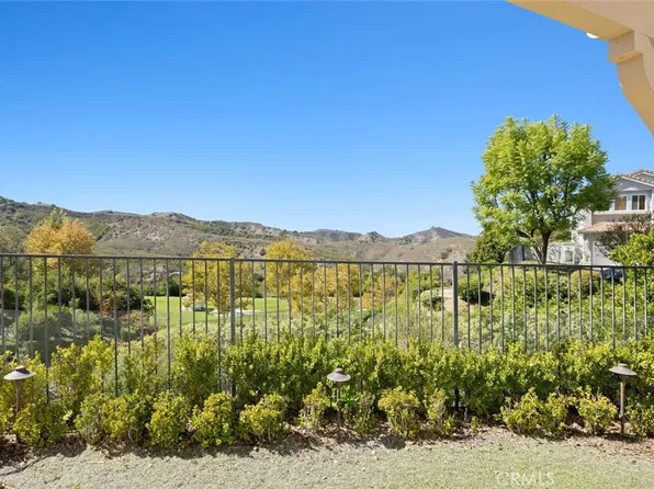 22420 Pinewood Ct, Calabasas, CA 91302