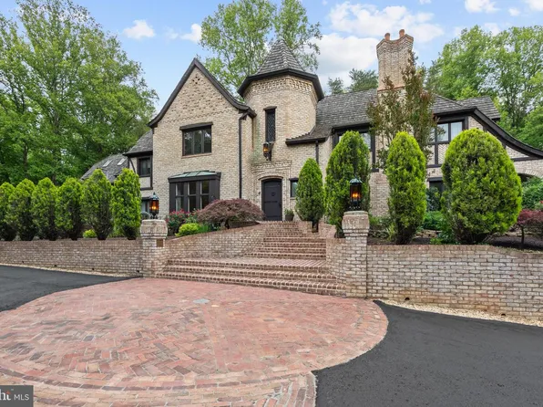 10217 Cedar Pond Dr, Vienna, VA 22182