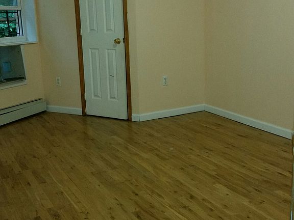 4th image of 1754 Givan Ave #1