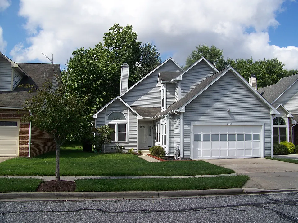 14208 Greenview Dr