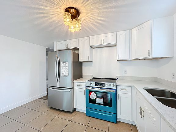 3rd image of 1630 Smithfield Cir E