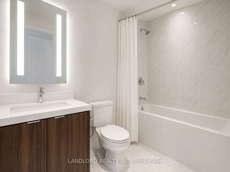 5 Mabelle Ave #Penthouse 33 — Photo 8