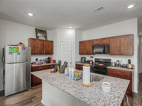 3rd image of 204 & 206 NW 67th Ave