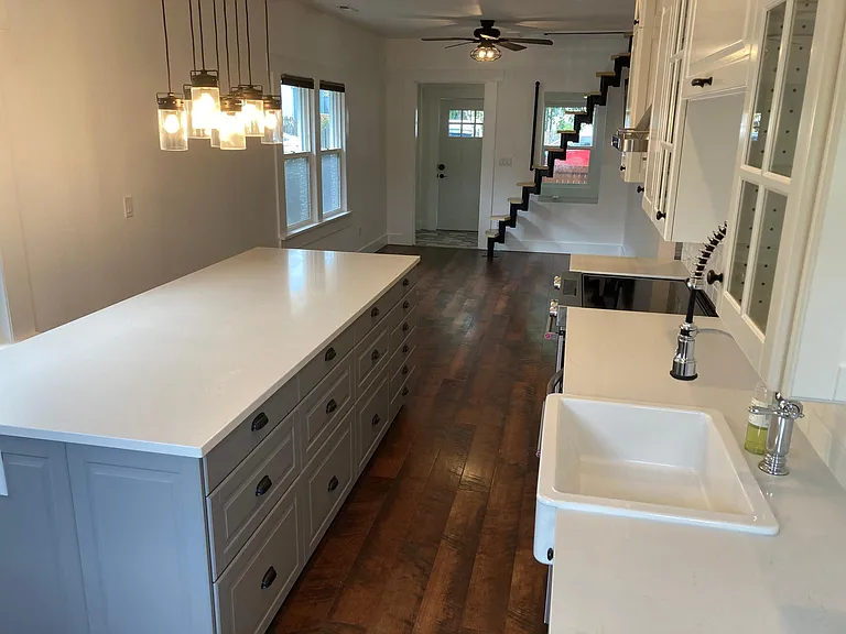 709 N Cedar St — Photo 17