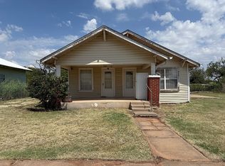 618 12th St, Anson, TX 79501