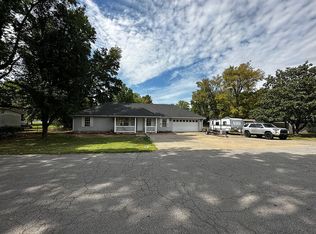 609 N 14th St, Ozark, AR 72949