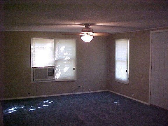 3rd image of 621 E 2nd St