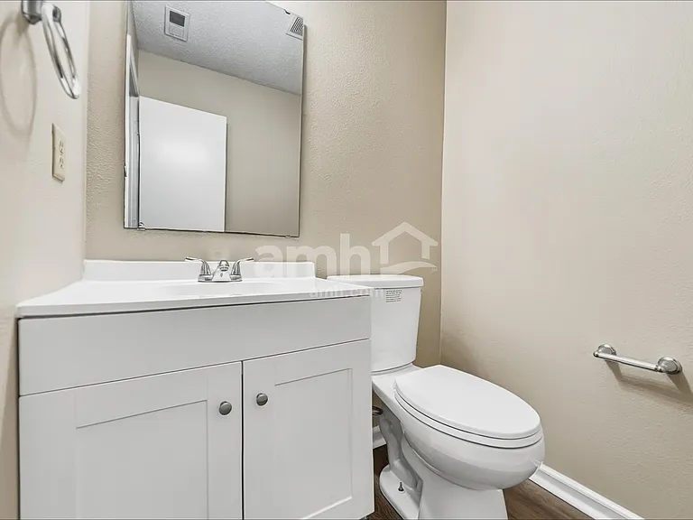 2324 Shadowbrook Dr — Photo 8
