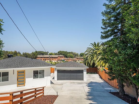 3rd image of 2250 Kays Ave