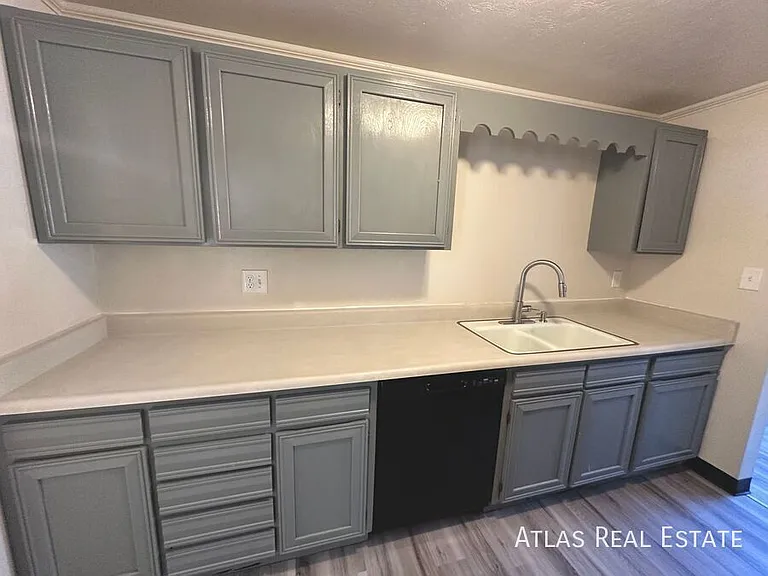 461 El Paso Blvd #F — Photo 4