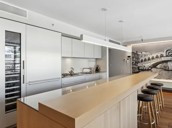 16 Warren Street image 8 of 16