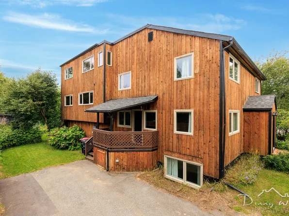 211 W Manor Ave #2, Anchorage, AK 99501