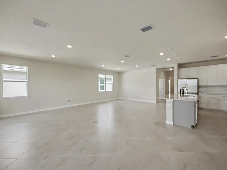 14172 SW Incarnadine Ln — Photo 5