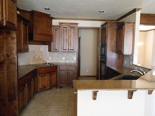 3rd image of 1616 NW 183rd Ter