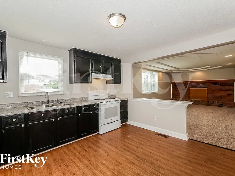 11415 Dunshire Dr — Photo 6
