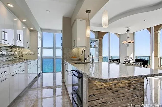 2080 S Ocean Dr — Photo 15