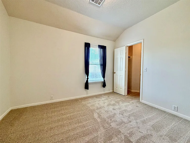 7426 Maple Run Dr — Photo 19