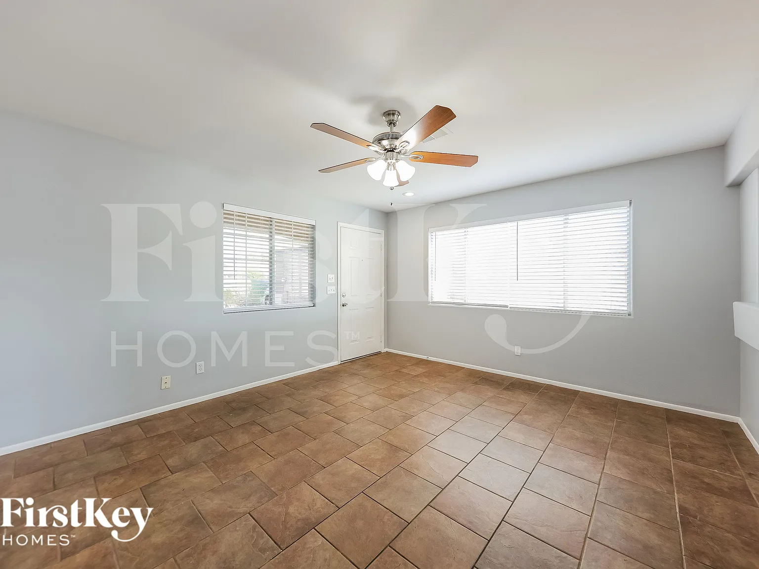 3 bed, 2.0 bath, 1320 sqft, $2,255 — Photo 3