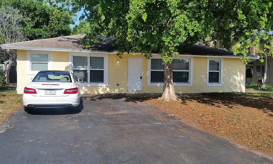 1st image of 2940 NE 10th Ave