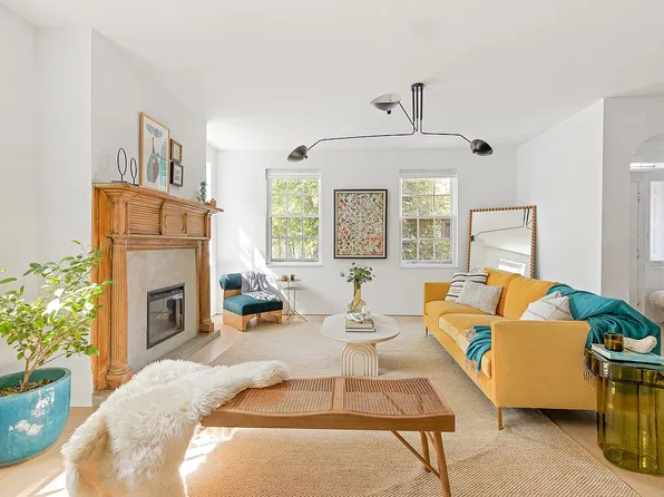 24 Middagh St, Brooklyn, NY 11201