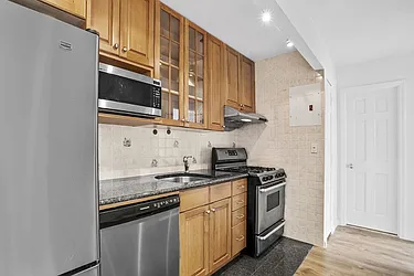 Rented by New York Casas Ltd.