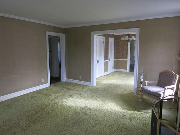 4th image of 31 W Stafford Ave