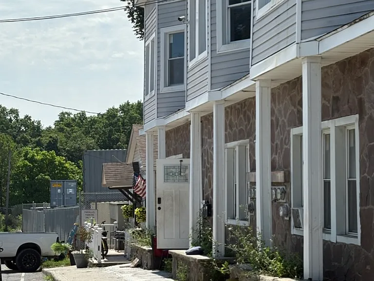 208 Main St #B — Photo 14