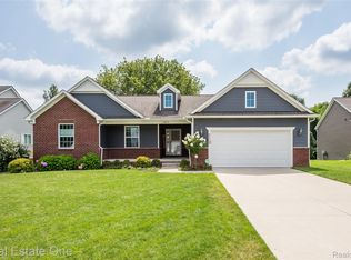 16314 Red Fox Trl, Linden, MI 48451