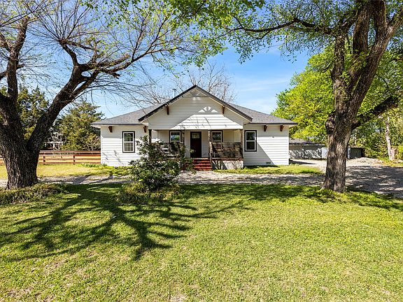 2nd image of 1560 Stainback Rd