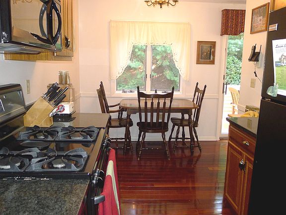 5th image of 801 Pine Brook Dr