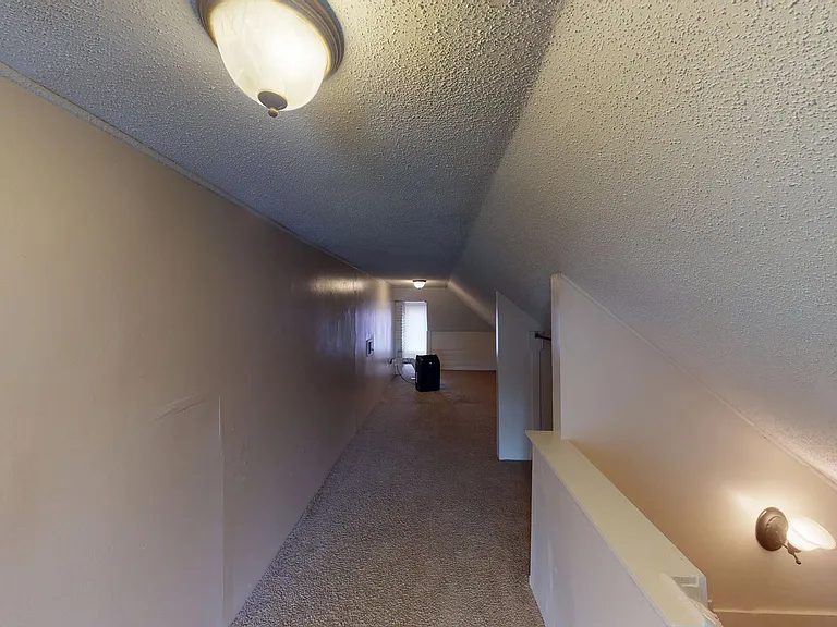 166 & 168 E. 11th Ave. SK — Photo 15