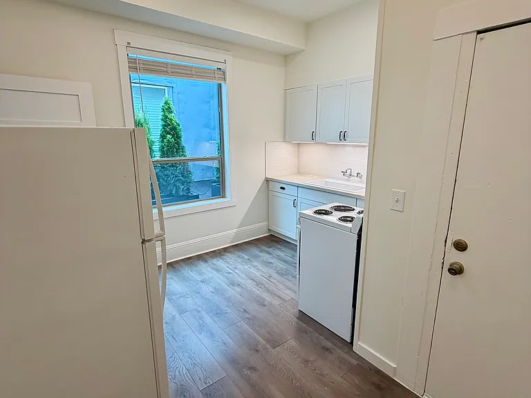 1911 N Kilpatrick St #10 — Photo 3