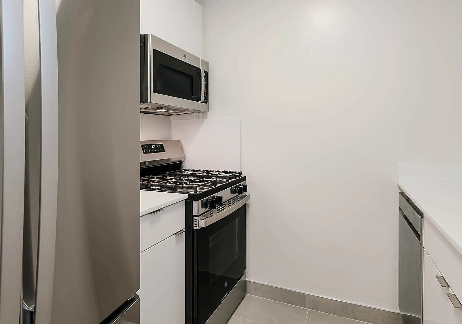 180 Riverside Boulevard — Photo 1