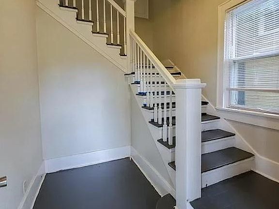 5th image of 510 1/2 N Beard Ave