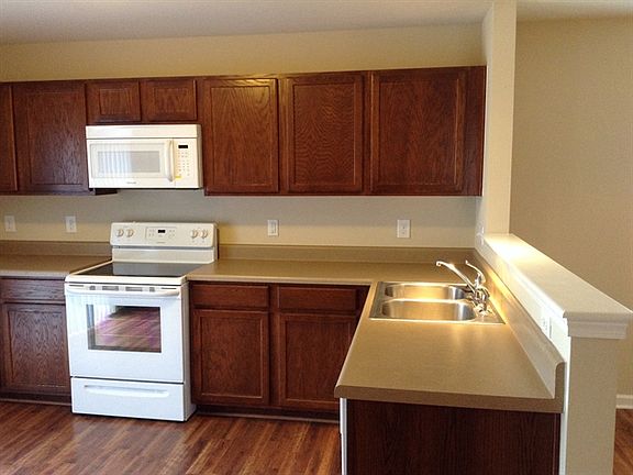 5th image of 110 Tadworth Ct
