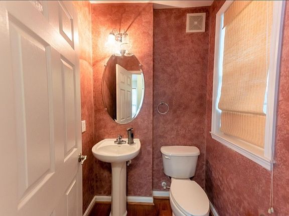 4th image of 6783 Hampton Bay Ln