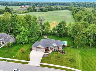 6212 Deer Hollow Rd, Auburn, IN 46706
