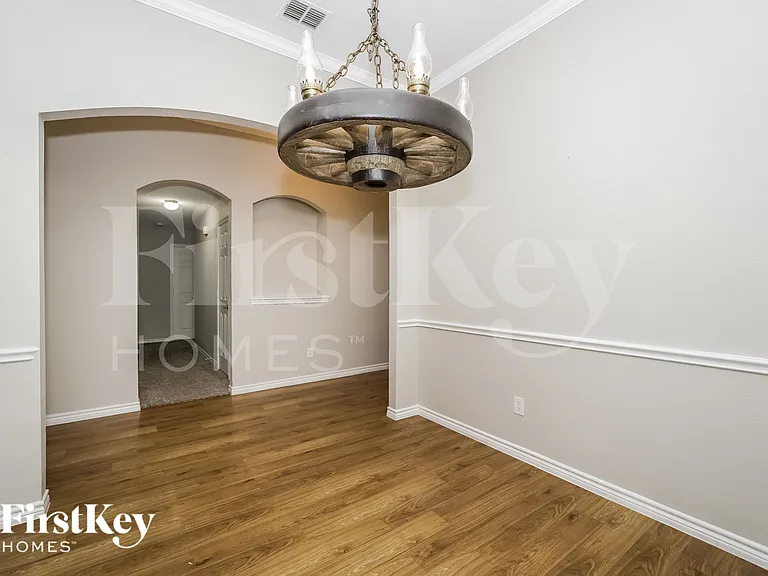 146 Springtree St — Photo 8
