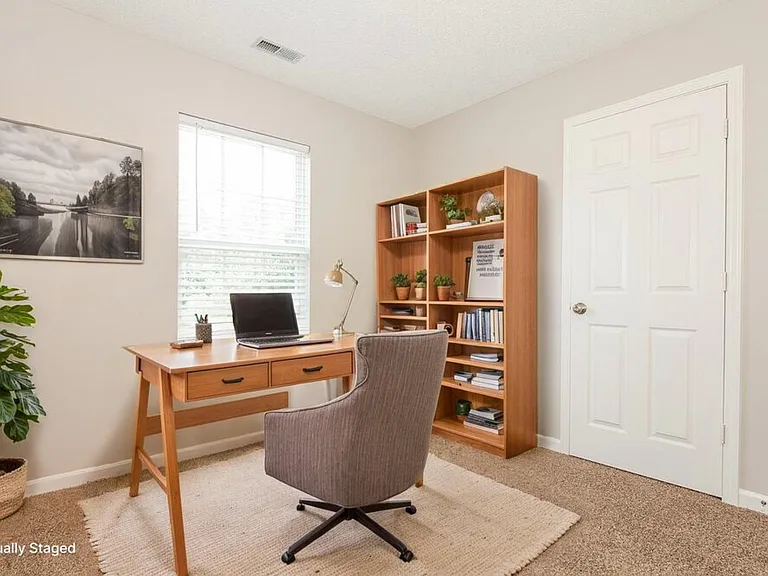715 Almora Dr — Photo 15