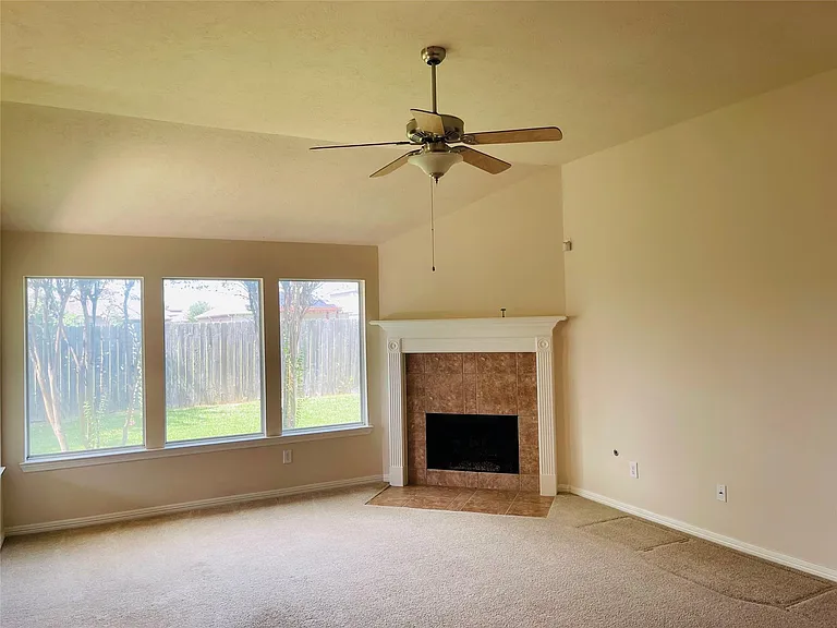 10723 Lake Riata Ln — Photo 17