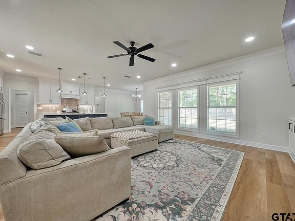 4th image of 14638 Fallow Ln